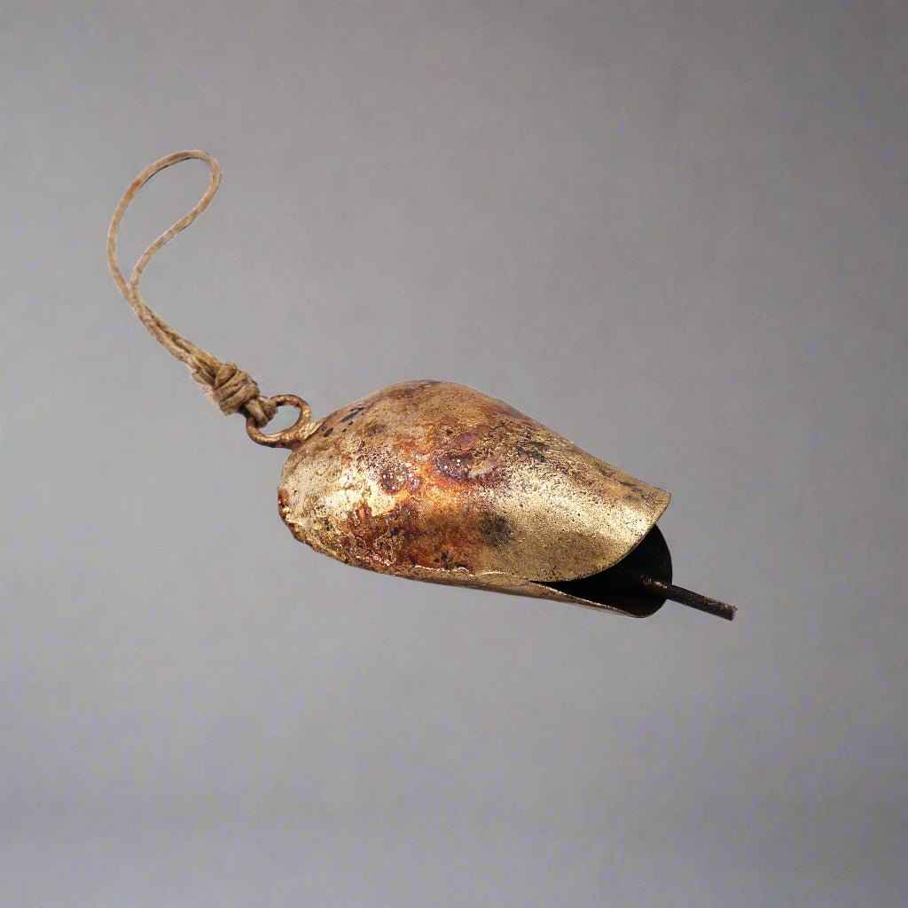 Rustic Tulip-Shaped Tin Bell with Jute Hanger – Handmade Metal Bell with Striker