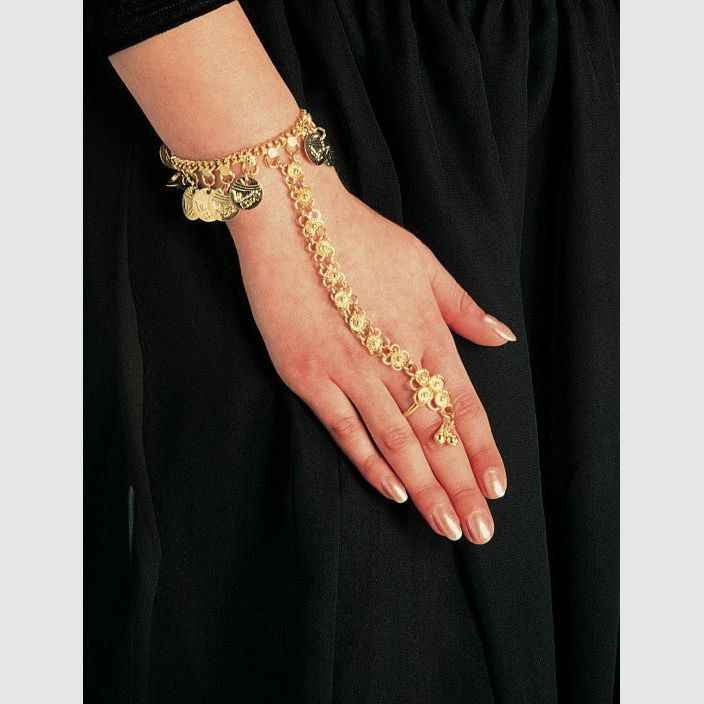 One-Ring Bracelet: A Singular Style Statement