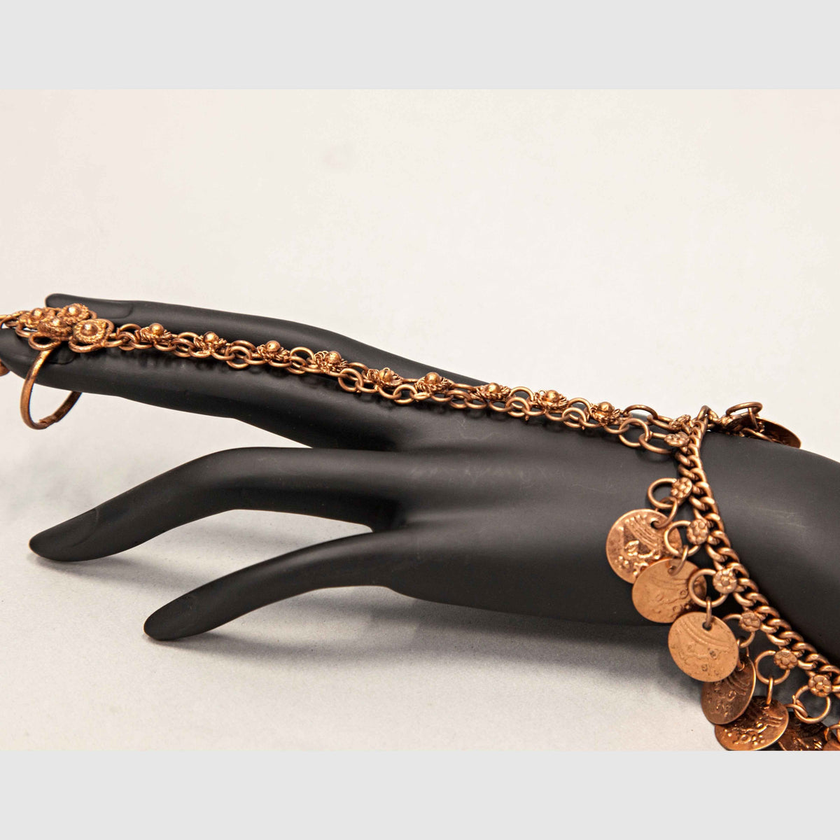 One-Ring Bracelet: A Singular Style Statement