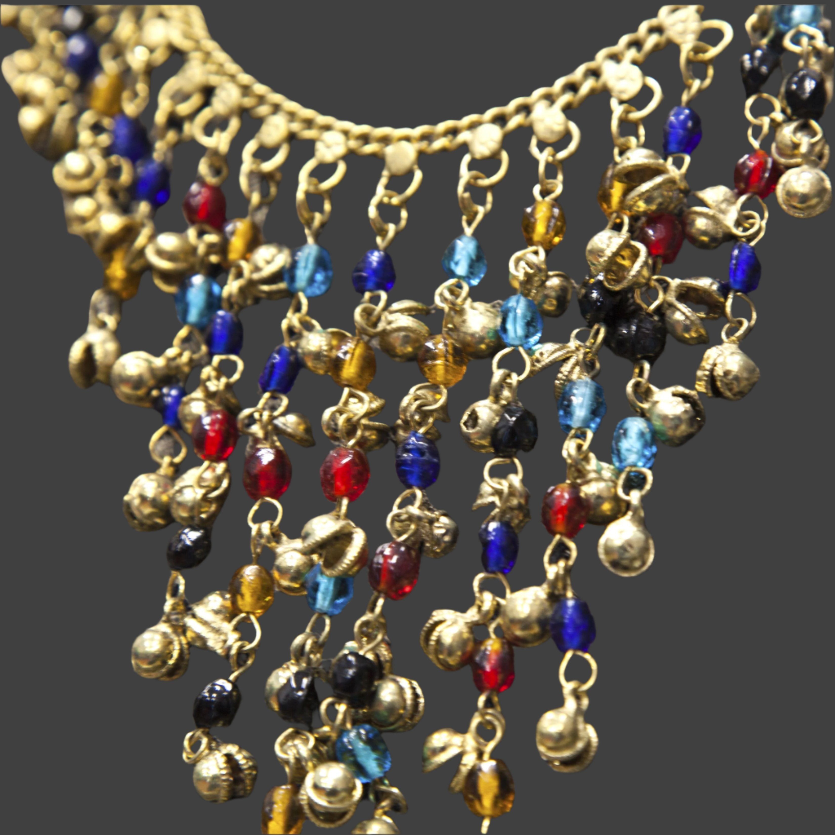 White Metal Necklace with Intricate Bead Accents - Detailed & Elegant Design - Apparel & Accessories > Jewelry > Necklaces