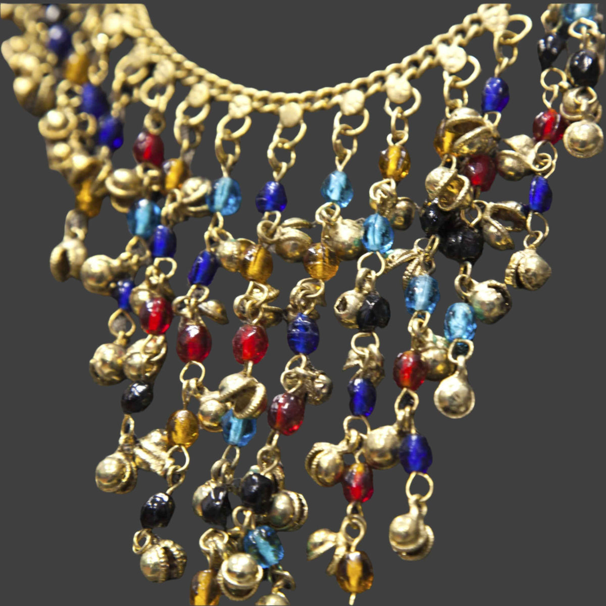 White Metal Necklace with Intricate Bead Accents - Detailed & Elegant Design
