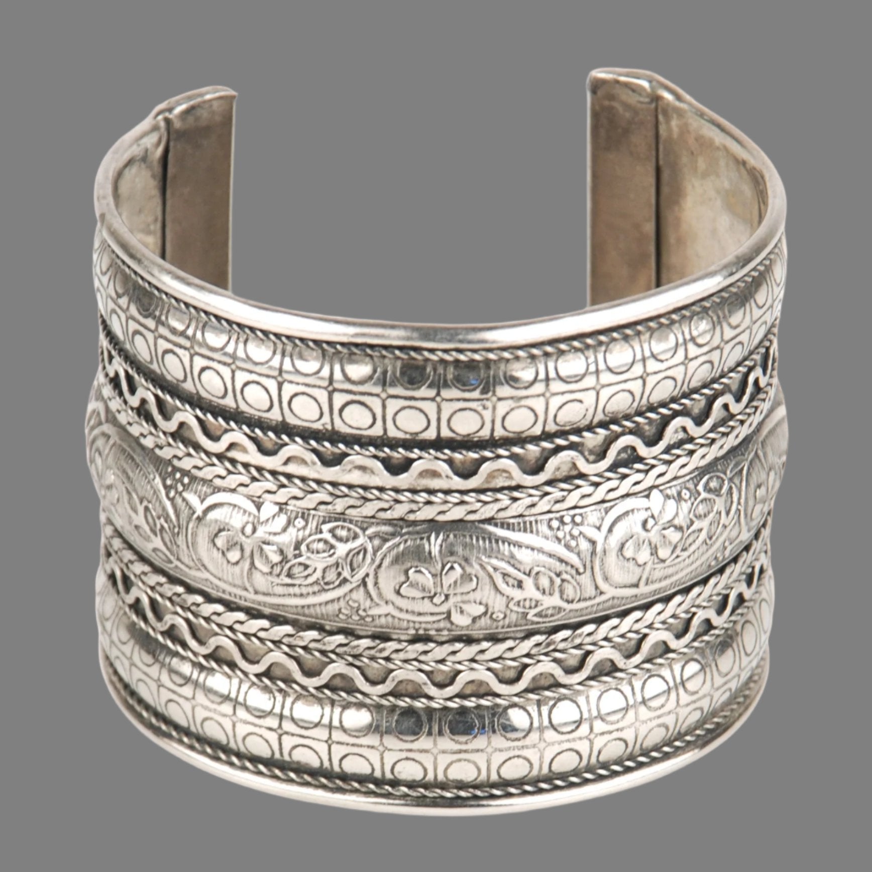 2 - Inch Wide Silver - Tone Metal Cuff Bangle - Bold & Fashionable Accessory - Apparel & Accessories > Jewelry > Bracelets - Bellbazaar.com - JW212