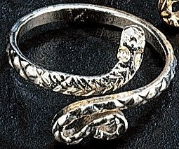 Delicate White Metal Snake Ring with Etched Details - Intricate & Elegant Design